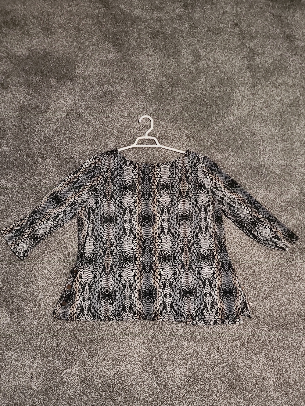 Dana Buchman Black, White, Grey, And Tan Snake Patterned Tunic Top